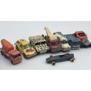 Lot of (8) 1980s/1990's "Hot‎ Wheels/Matchbox Diecast Vehicles/Lesney Lomas